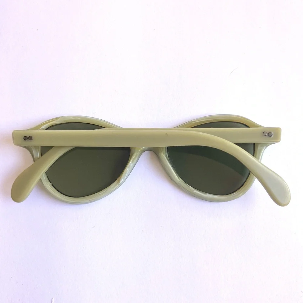 Vintage 50’s pea dusty green children’s sunglasses